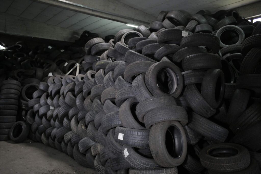 3.000 (3 in 1) used tyres | 2.5mm – 8mm | Popular African sizes